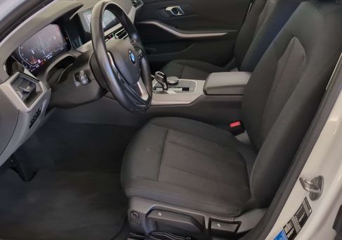BMW 318, 2022