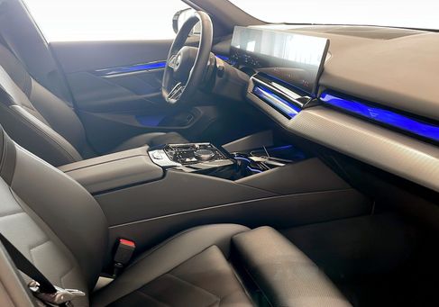 BMW 530, 2025 3