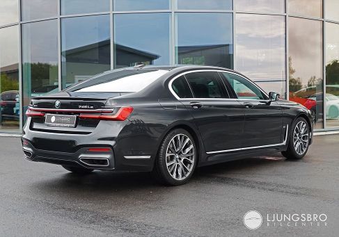 BMW 745, 2021