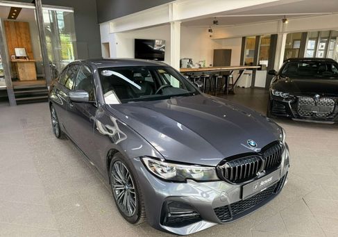 BMW 330, 2019