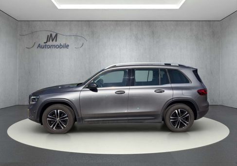 Mercedes-Benz GLB 200, 2023