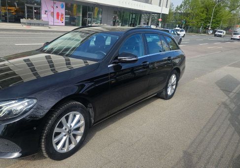 Mercedes-Benz E 200, 2017