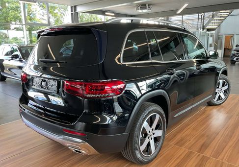 Mercedes-Benz GLB 200, 2022
