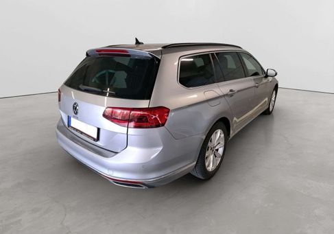 Volkswagen Passat Variant, 2023 3