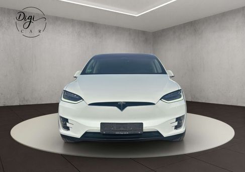 Tesla Model X, 2017