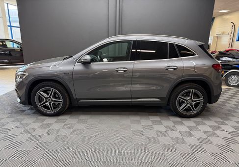 Mercedes-Benz GLA 250, 2021