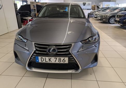 Lexus IS, 2018