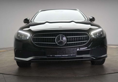 Mercedes-Benz E 300, 2022