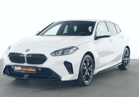 BMW 118, 2025 3
