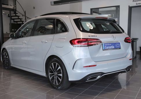 Mercedes-Benz B 180, 2022