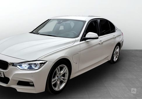 BMW 330, 2017