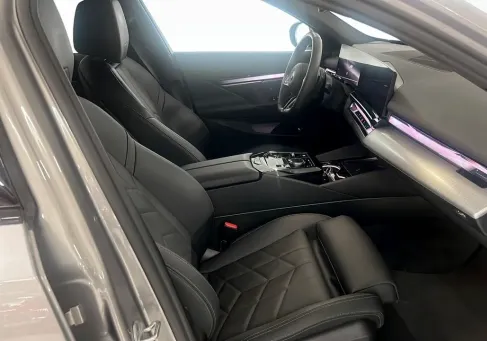 BMW 530, 2026 3
