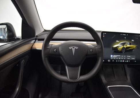 Tesla Model Y, 2022 2