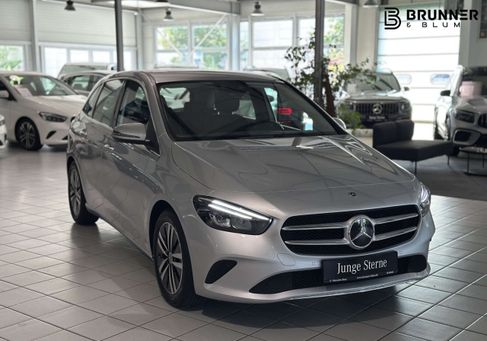 Mercedes-Benz B 200, 2022