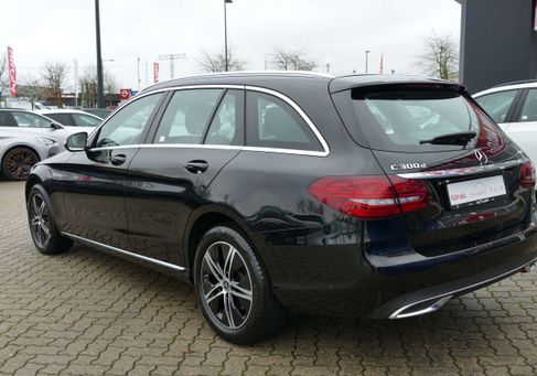 Mercedes-Benz C 300, 2021