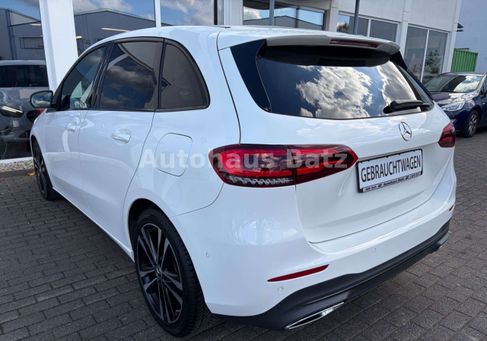 Mercedes-Benz B 180, 2020