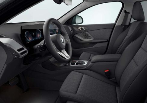 BMW 120, 2025