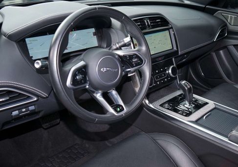 Jaguar XE, 2022