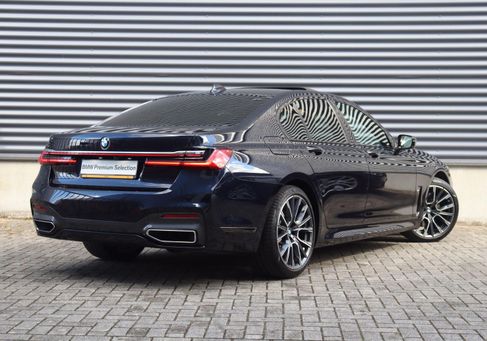 BMW 745, 2020