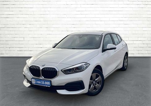 BMW 118, 2022
