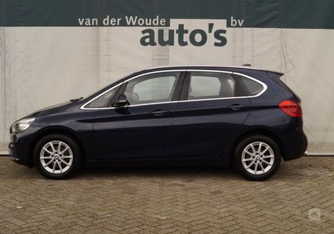 BMW 216, 2016