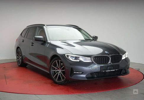 BMW 330, 2020