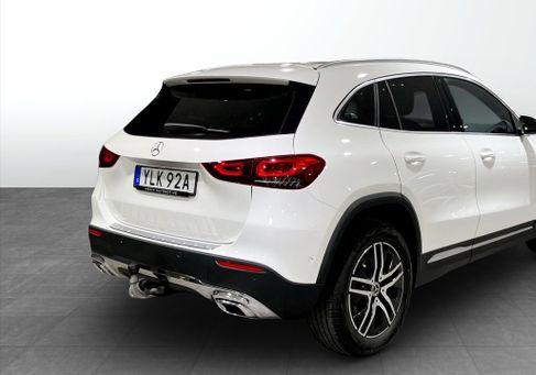 Mercedes-Benz GLA 200, 2021