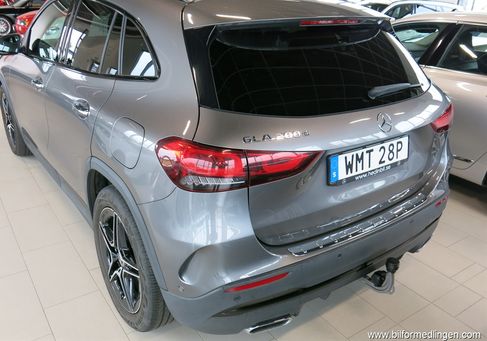 Mercedes-Benz GLA 200, 2022 3