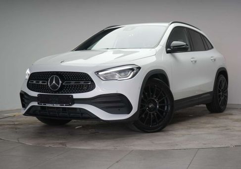 Mercedes-Benz GLA 220, 2021