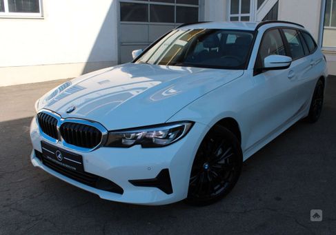 BMW 330, 2021