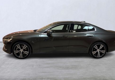 Volvo S60, 2022