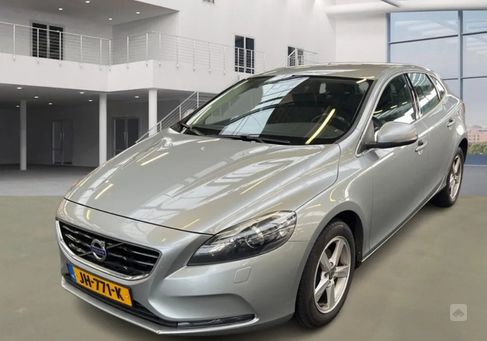 Volvo V40, 2016