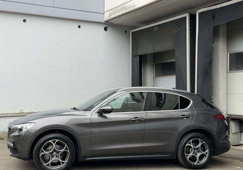 Alfa Romeo Stelvio, 2019 3