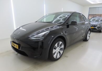 Tesla Model Y, 2024