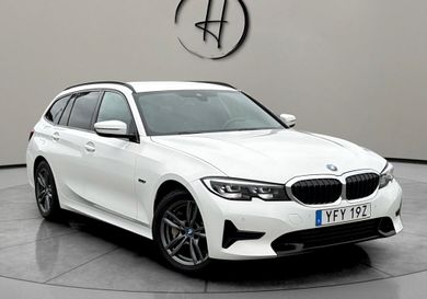 BMW 330, 2022
