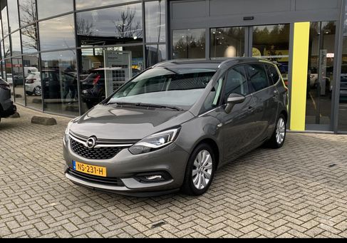 Opel Zafira, 2017