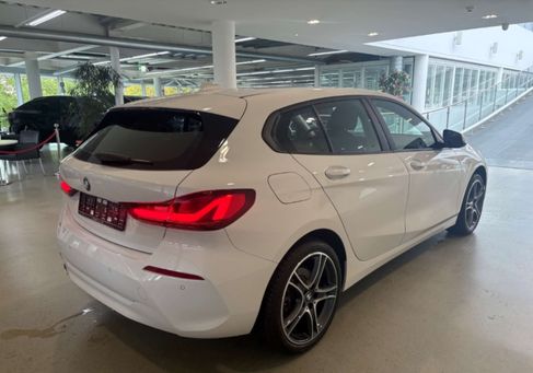 BMW 118, 2024 3