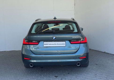 BMW 330, 2021