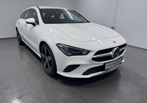 Mercedes-Benz CLA 200, 2022
