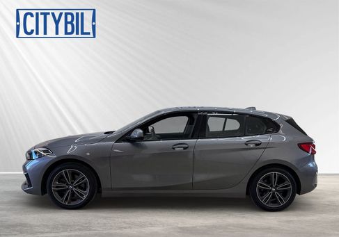 BMW 118, 2022