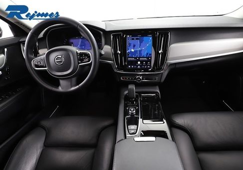 Volvo V90, 2023
