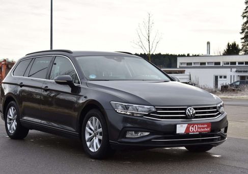 Volkswagen Passat Variant, 2022