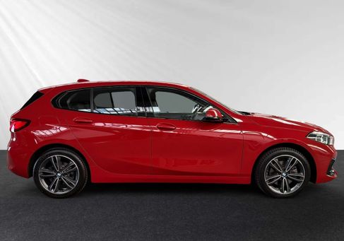 BMW 118, 2021