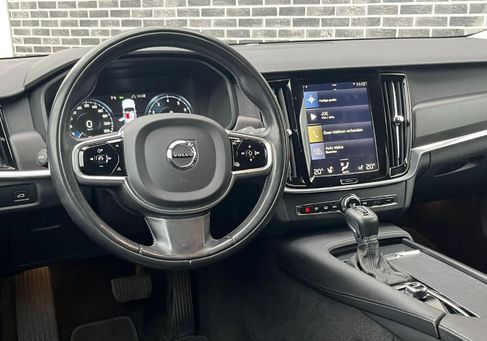 Volvo V90 Cross Country, 2017