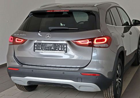 Mercedes-Benz GLA 250, 2022