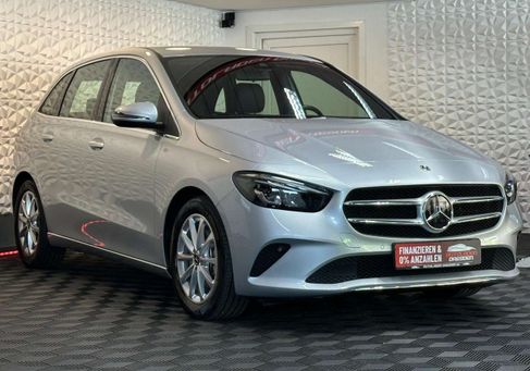 Mercedes-Benz B 200, 2022