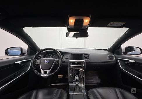 Volvo V60, 2015