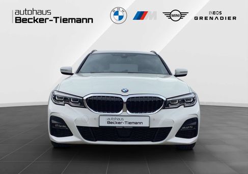 BMW 330, 2021