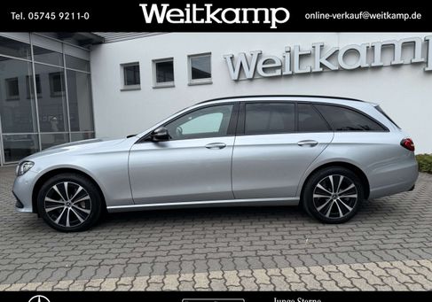 Mercedes-Benz E 300, 2023 2
