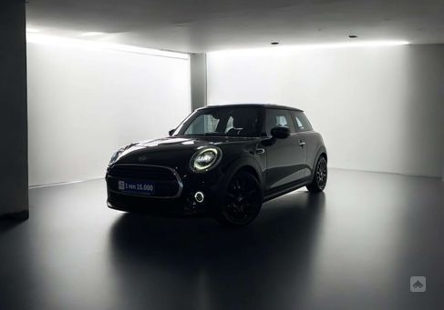 MINI ONE, 2020